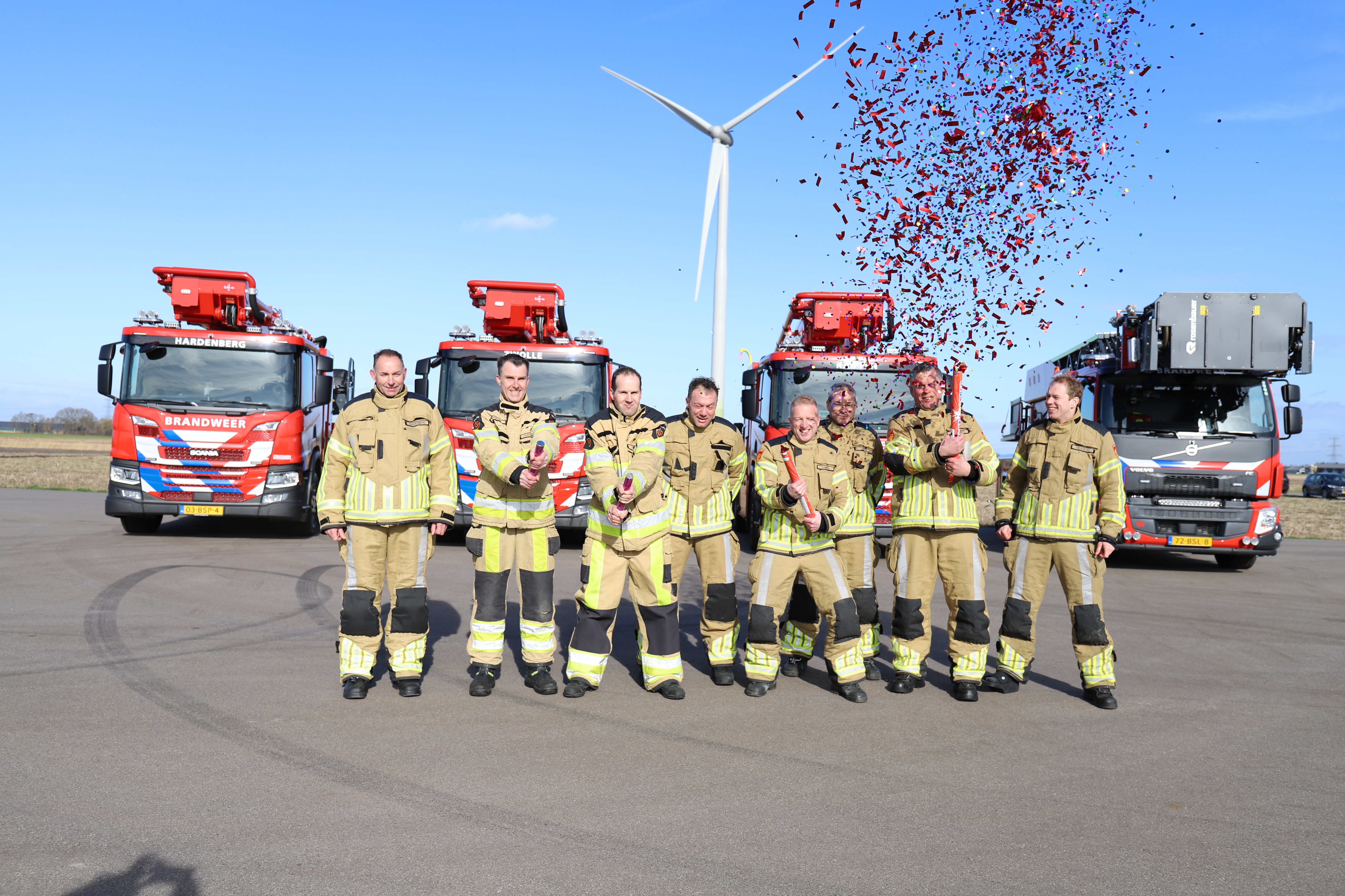 VR IJsselland-3 Bronto en 1 Rosnbauer ladder-manschappen