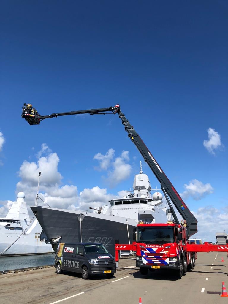 Kenbri Bronto skylift Korps Marinebrandweer 4.jpg